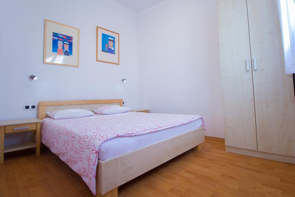 Apartments Petrinic Crnogaj Baska  Luaran gambar